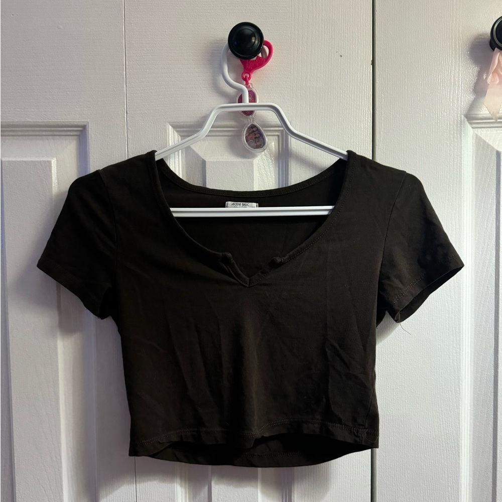 brown tee